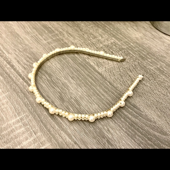 Elegant Beaded Headband - Picture 2 of 5